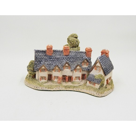 David Winter Cottages Craftsman's Cottage 1985 Great Britain 4-3/4 Inches - Picture 1 of 12